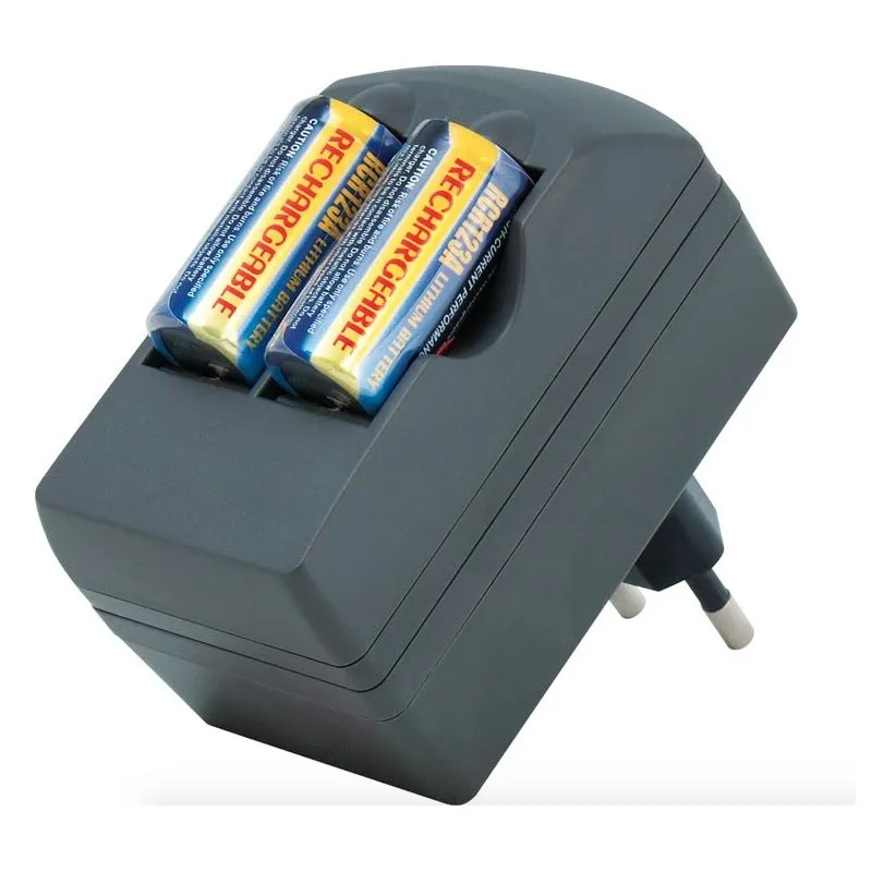 Ladegerät + wiederaufladbare Batterien CR123A
